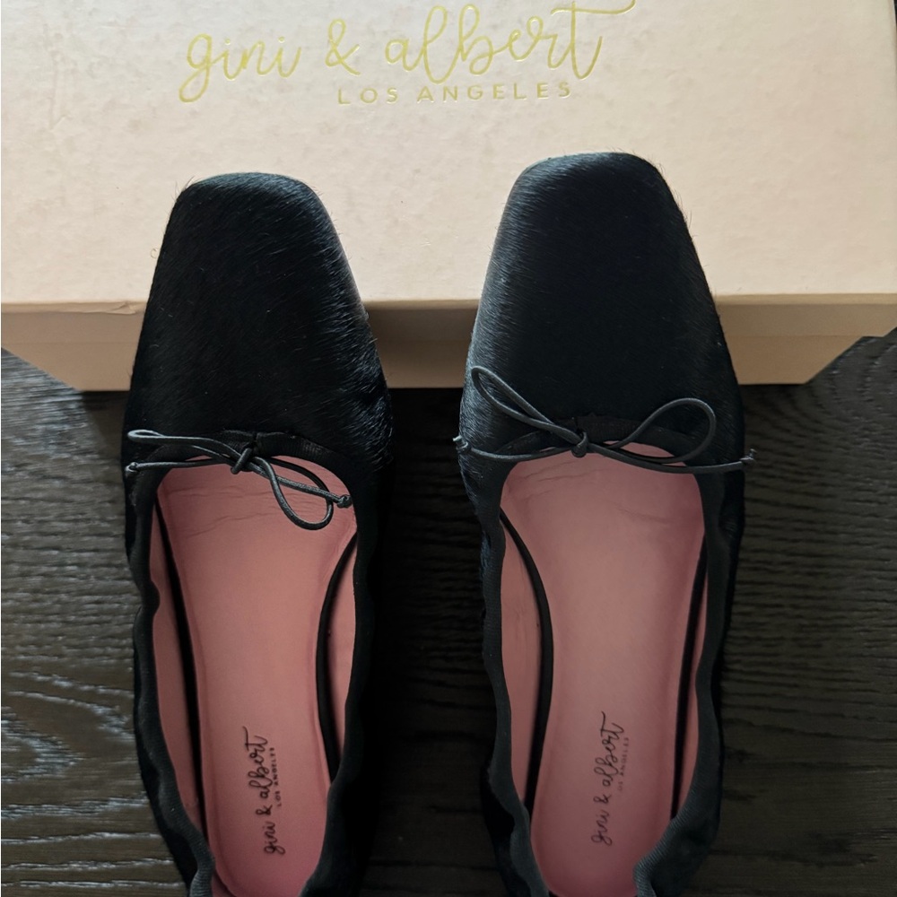 Black Women's Flats